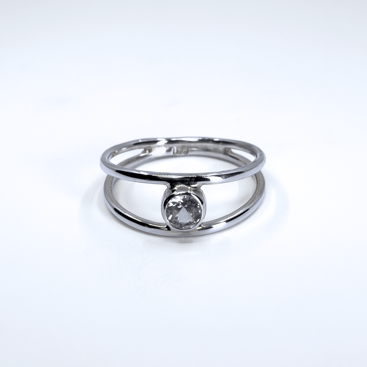 SEVEN SISTERS RING - WHITE SAPPHIRE